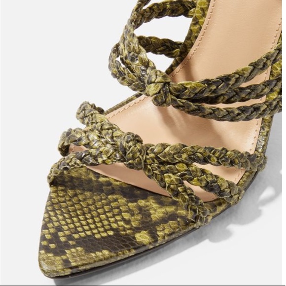 ✨💚 JustFab 💚✨ Slay Day Strappy Sandals - Picture 4 of 4